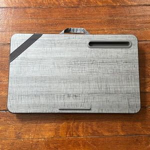 Small lap desk for lounging